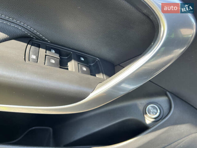 Серый Опель Инсигния, объемом двигателя 2 л и пробегом 213 тыс. км за 8950 $, фото 91 на Automoto.ua