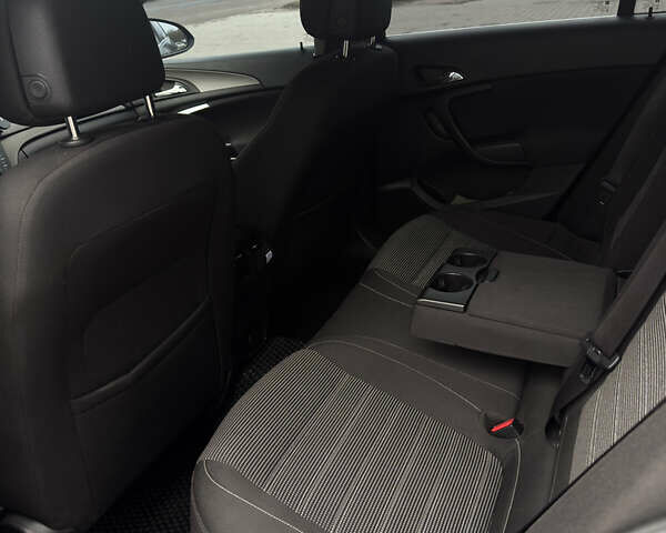 Серый Опель Инсигния, объемом двигателя 2.01 л и пробегом 224 тыс. км за 8888 $, фото 12 на Automoto.ua