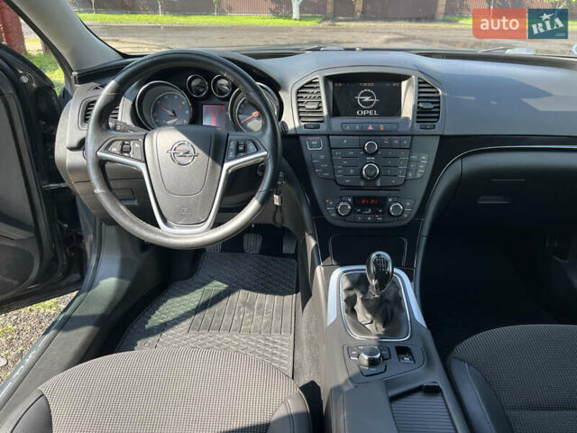 Серый Опель Инсигния, объемом двигателя 2 л и пробегом 213 тыс. км за 8950 $, фото 74 на Automoto.ua