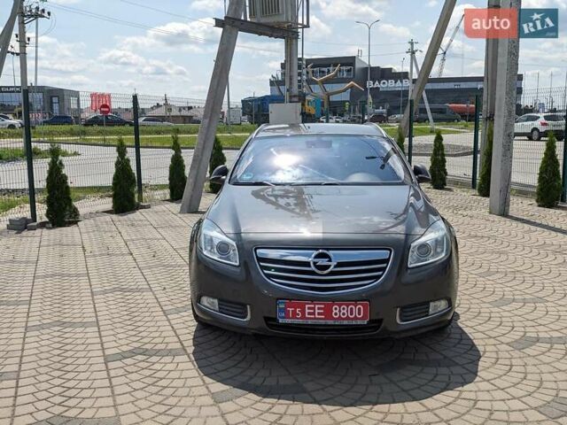 Серый Опель Инсигния, объемом двигателя 1.96 л и пробегом 225 тыс. км за 9950 $, фото 2 на Automoto.ua