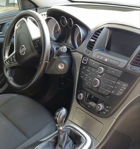 Серый Опель Инсигния, объемом двигателя 1.96 л и пробегом 227 тыс. км за 8200 $, фото 10 на Automoto.ua