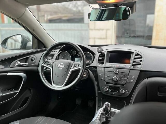 Серый Опель Инсигния, объемом двигателя 2 л и пробегом 450 тыс. км за 8000 $, фото 12 на Automoto.ua