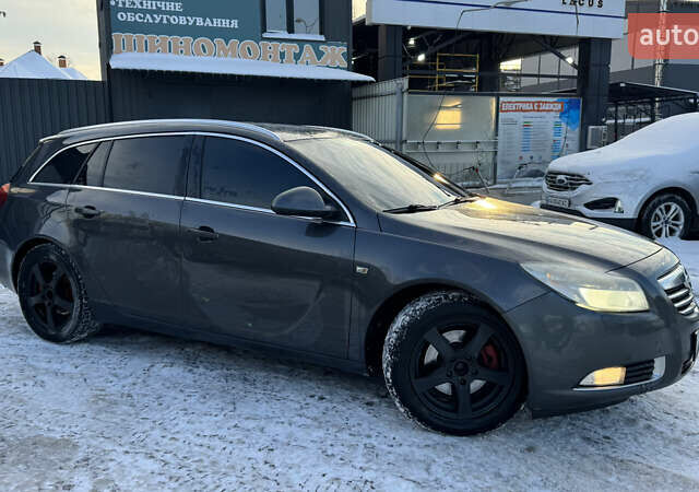 Сірий Опель Інсігнія, об'ємом двигуна 2 л та пробігом 292 тис. км за 8300 $, фото 4 на Automoto.ua