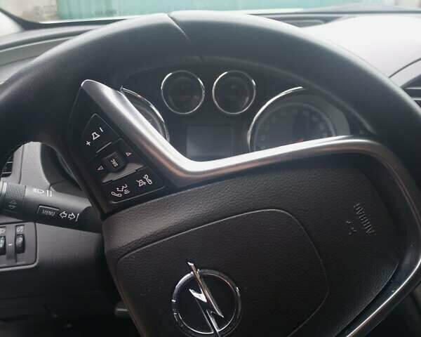 Сірий Опель Інсігнія, об'ємом двигуна 1.96 л та пробігом 284 тис. км за 8500 $, фото 21 на Automoto.ua