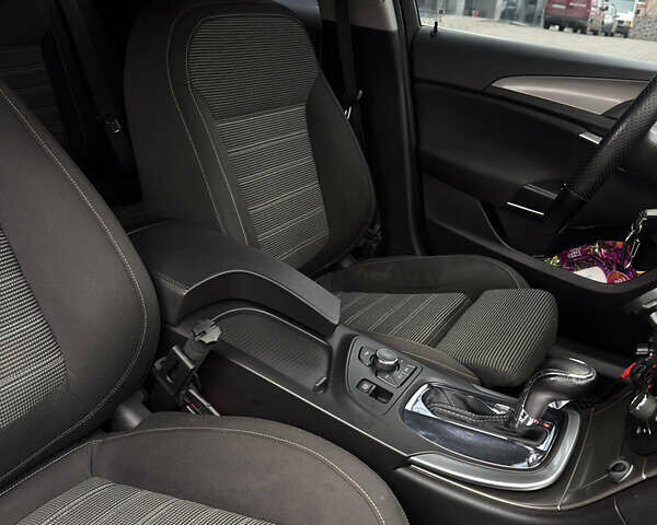 Серый Опель Инсигния, объемом двигателя 2.01 л и пробегом 224 тыс. км за 8888 $, фото 15 на Automoto.ua