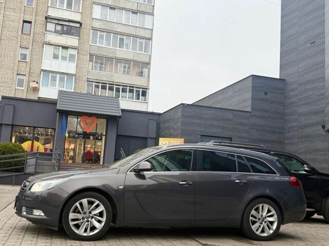 Серый Опель Инсигния, объемом двигателя 2 л и пробегом 212 тыс. км за 9700 $, фото 2 на Automoto.ua