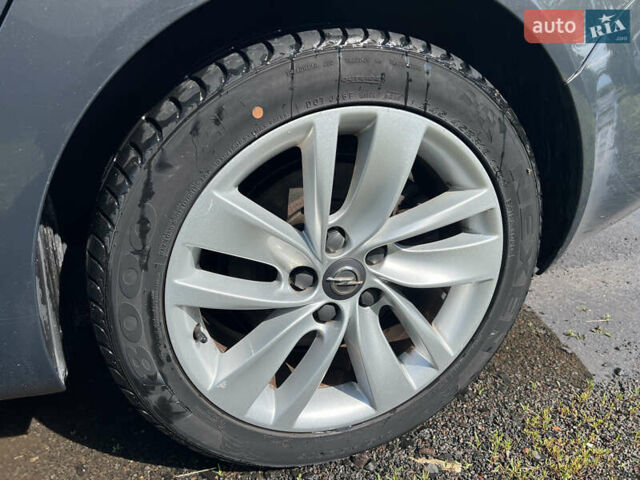 Серый Опель Инсигния, объемом двигателя 2 л и пробегом 213 тыс. км за 8950 $, фото 42 на Automoto.ua