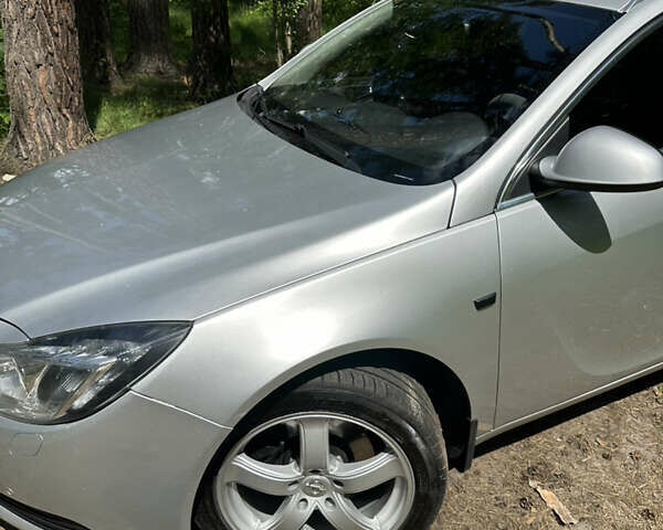 Сірий Опель Інсігнія, об'ємом двигуна 1.96 л та пробігом 252 тис. км за 8700 $, фото 4 на Automoto.ua