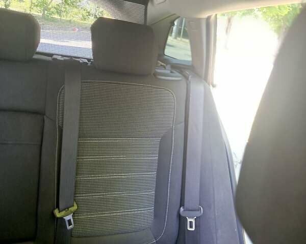 Сірий Опель Інсігнія, об'ємом двигуна 1.96 л та пробігом 284 тис. км за 8500 $, фото 3 на Automoto.ua