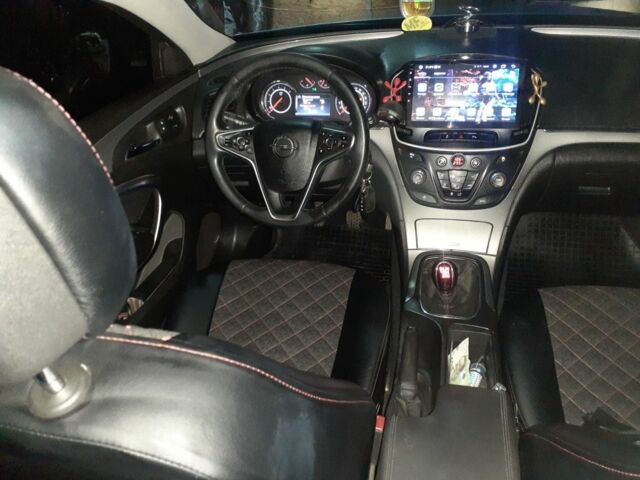 Серый Опель Инсигния, объемом двигателя 2 л и пробегом 220 тыс. км за 10100 $, фото 1 на Automoto.ua