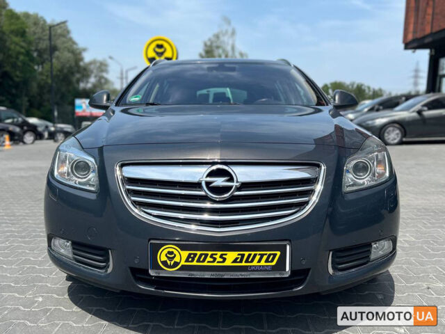 Серый Опель Инсигния, объемом двигателя 2 л и пробегом 224 тыс. км за 10800 $, фото 1 на Automoto.ua