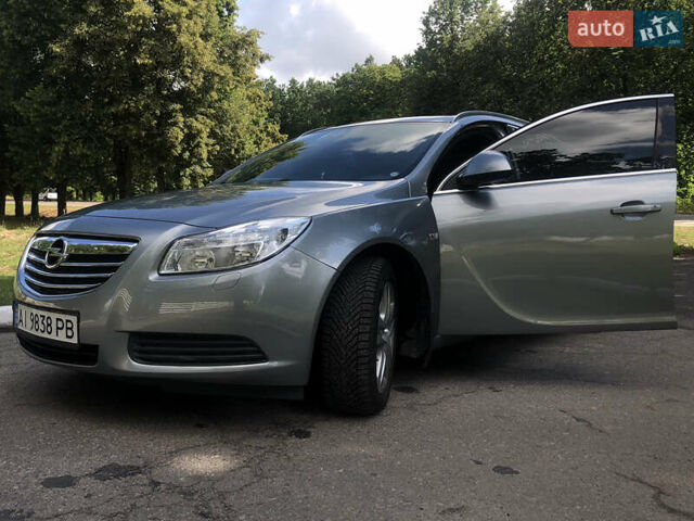 Серый Опель Инсигния, объемом двигателя 2 л и пробегом 174 тыс. км за 7800 $, фото 3 на Automoto.ua
