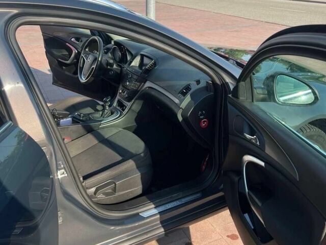 Сірий Опель Інсігнія, об'ємом двигуна 2 л та пробігом 275 тис. км за 8300 $, фото 6 на Automoto.ua