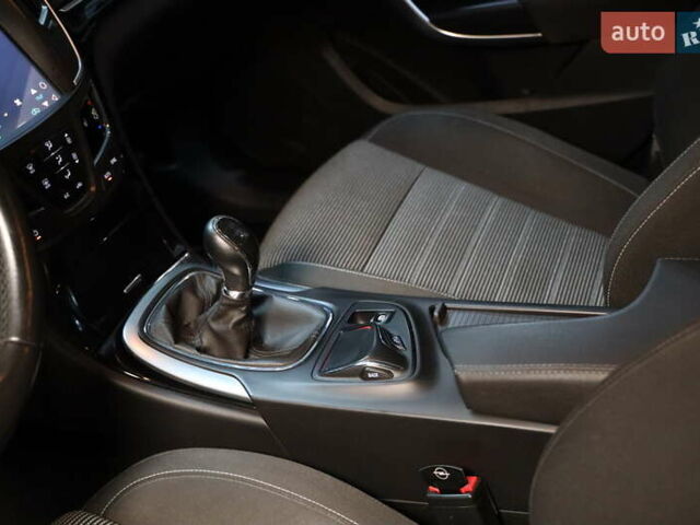 Сірий Опель Інсігнія, об'ємом двигуна 2 л та пробігом 225 тис. км за 10800 $, фото 21 на Automoto.ua