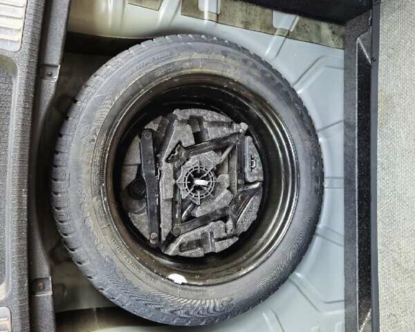 Сірий Опель Інсігнія, об'ємом двигуна 1.96 л та пробігом 322 тис. км за 8000 $, фото 30 на Automoto.ua