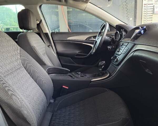 Сірий Опель Інсігнія, об'ємом двигуна 1.96 л та пробігом 322 тис. км за 8000 $, фото 48 на Automoto.ua