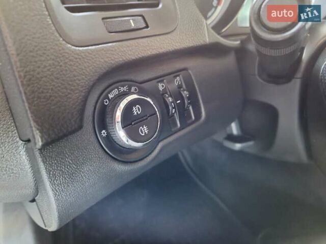 Сірий Опель Інсігнія, об'ємом двигуна 1.96 л та пробігом 322 тис. км за 8000 $, фото 43 на Automoto.ua