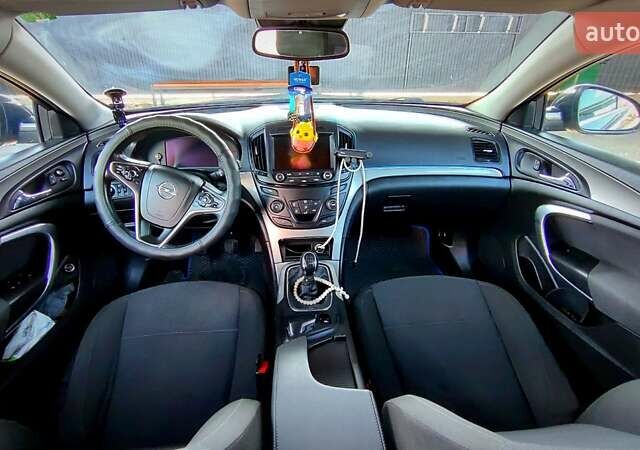 Сірий Опель Інсігнія, об'ємом двигуна 1.96 л та пробігом 200 тис. км за 10500 $, фото 1 на Automoto.ua