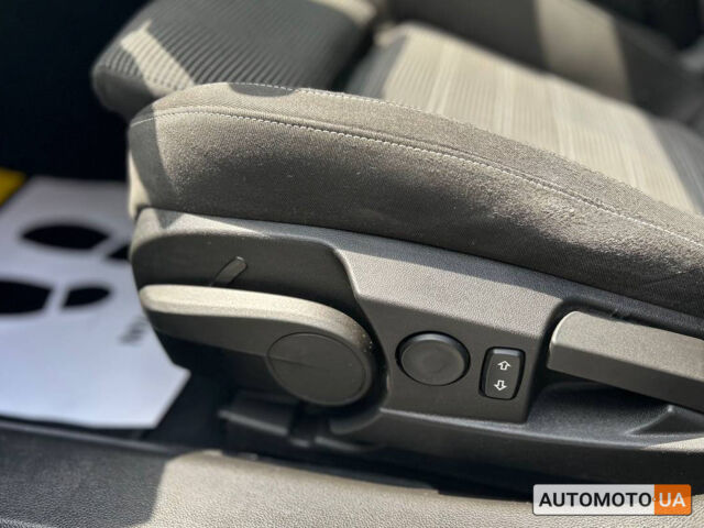 Серый Опель Инсигния, объемом двигателя 2 л и пробегом 224 тыс. км за 10800 $, фото 11 на Automoto.ua