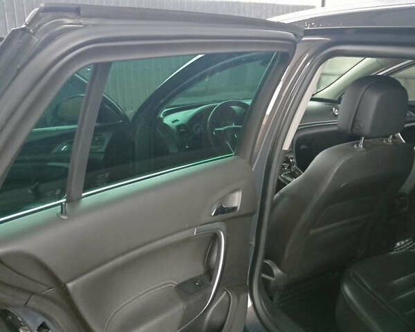 Серый Опель Инсигния, объемом двигателя 2 л и пробегом 283 тыс. км за 10500 $, фото 11 на Automoto.ua