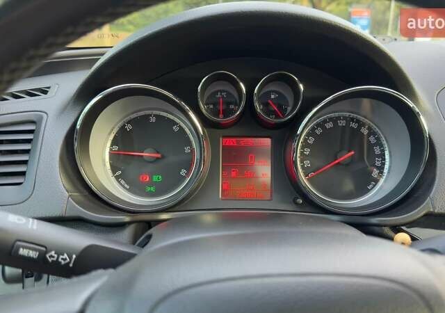 Сірий Опель Інсігнія, об'ємом двигуна 1.96 л та пробігом 239 тис. км за 9500 $, фото 25 на Automoto.ua