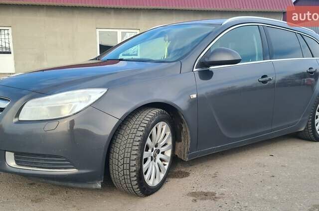 Сірий Опель Інсігнія, об'ємом двигуна 2 л та пробігом 225 тис. км за 8899 $, фото 2 на Automoto.ua