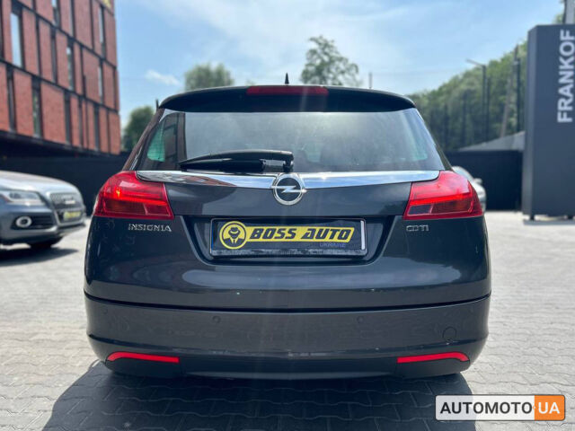 Серый Опель Инсигния, объемом двигателя 2 л и пробегом 224 тыс. км за 10800 $, фото 4 на Automoto.ua