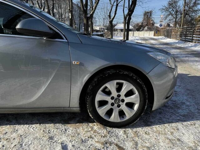Серый Опель Инсигния, объемом двигателя 2 л и пробегом 303 тыс. км за 6440 $, фото 3 на Automoto.ua