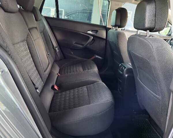 Сірий Опель Інсігнія, об'ємом двигуна 1.96 л та пробігом 322 тис. км за 8000 $, фото 46 на Automoto.ua