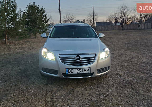 Серый Опель Инсигния, объемом двигателя 2 л и пробегом 340 тыс. км за 7900 $, фото 7 на Automoto.ua