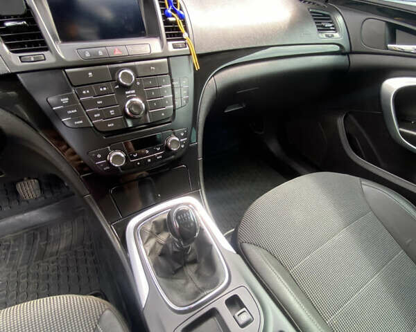 Серый Опель Инсигния, объемом двигателя 2 л и пробегом 338 тыс. км за 8100 $, фото 9 на Automoto.ua