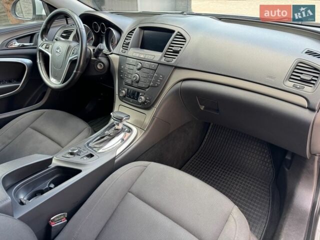 Сірий Опель Інсігнія, об'ємом двигуна 1.96 л та пробігом 240 тис. км за 7300 $, фото 20 на Automoto.ua