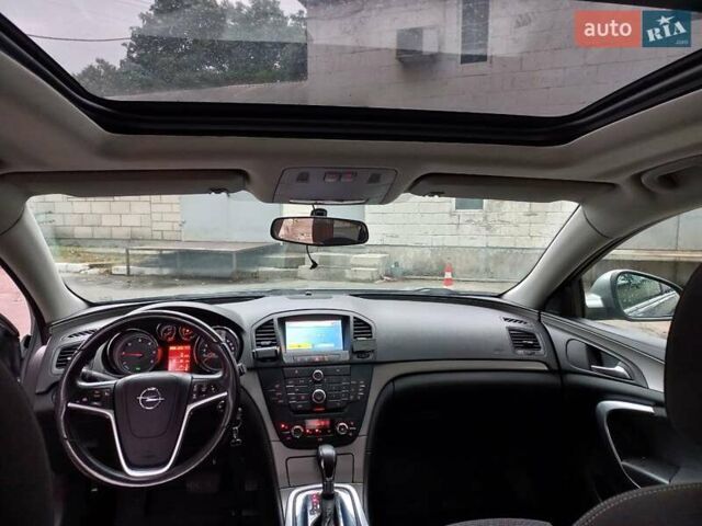 Серый Опель Инсигния, объемом двигателя 1.96 л и пробегом 300 тыс. км за 6300 $, фото 5 на Automoto.ua