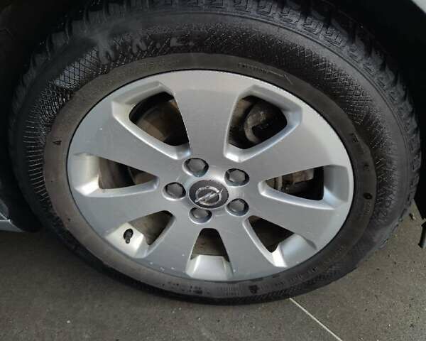 Сірий Опель Інсігнія, об'ємом двигуна 1.96 л та пробігом 322 тис. км за 8000 $, фото 32 на Automoto.ua