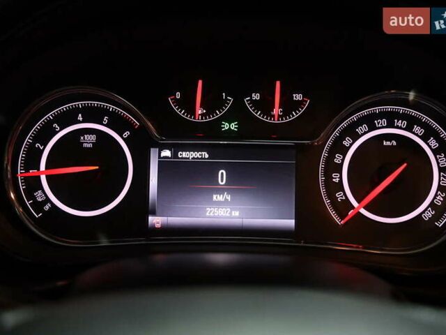 Сірий Опель Інсігнія, об'ємом двигуна 2 л та пробігом 225 тис. км за 10800 $, фото 12 на Automoto.ua