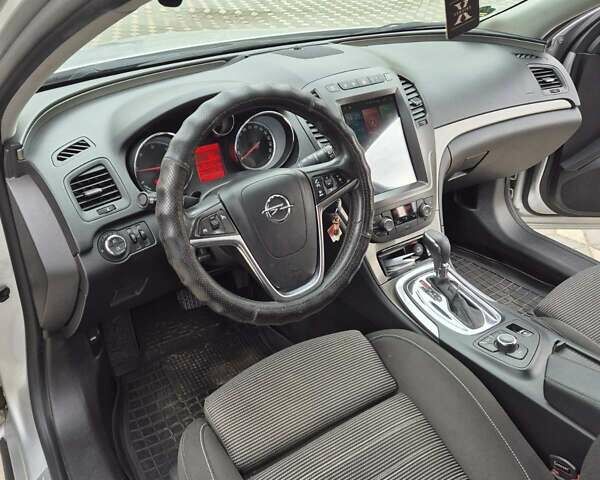 Серый Опель Инсигния, объемом двигателя 1.96 л и пробегом 238 тыс. км за 10700 $, фото 9 на Automoto.ua