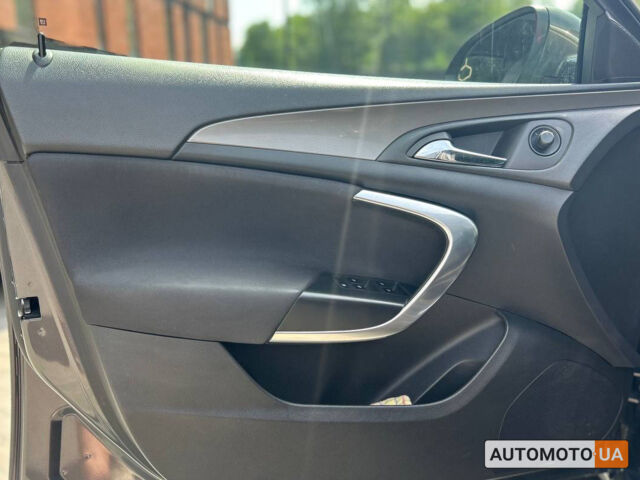 Серый Опель Инсигния, объемом двигателя 2 л и пробегом 224 тыс. км за 10800 $, фото 6 на Automoto.ua