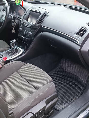 Серый Опель Инсигния, объемом двигателя 2 л и пробегом 235 тыс. км за 12200 $, фото 5 на Automoto.ua