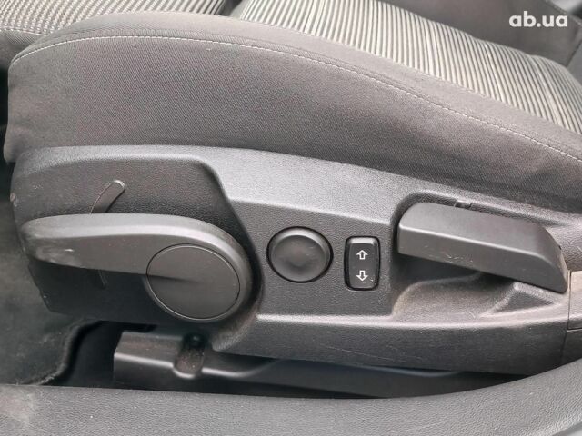 Серый Опель Инсигния, объемом двигателя 2 л и пробегом 288 тыс. км за 8990 $, фото 26 на Automoto.ua