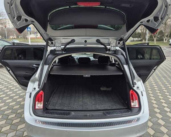 Серый Опель Инсигния, объемом двигателя 1.96 л и пробегом 238 тыс. км за 10700 $, фото 6 на Automoto.ua