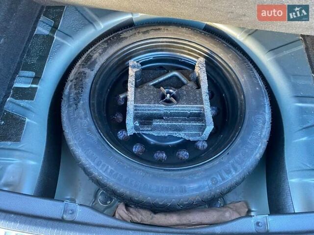 Серый Опель Инсигния, объемом двигателя 1.96 л и пробегом 360 тыс. км за 9200 $, фото 41 на Automoto.ua