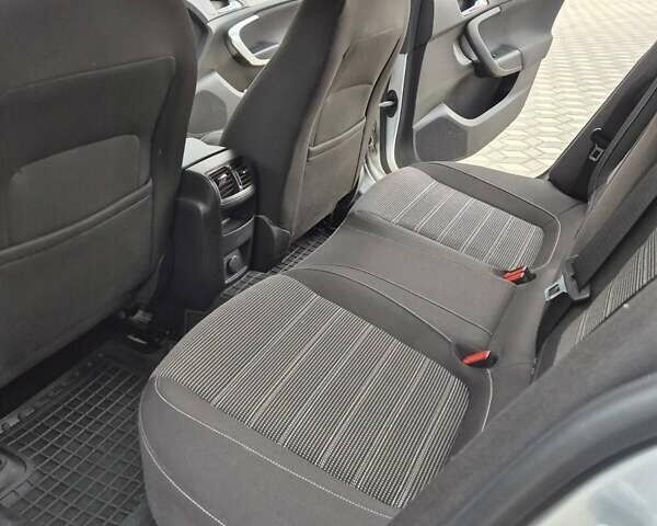 Серый Опель Инсигния, объемом двигателя 1.96 л и пробегом 238 тыс. км за 10700 $, фото 10 на Automoto.ua