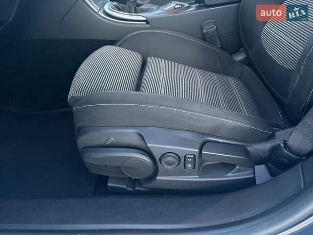 Серый Опель Инсигния, объемом двигателя 1.96 л и пробегом 256 тыс. км за 7500 $, фото 13 на Automoto.ua