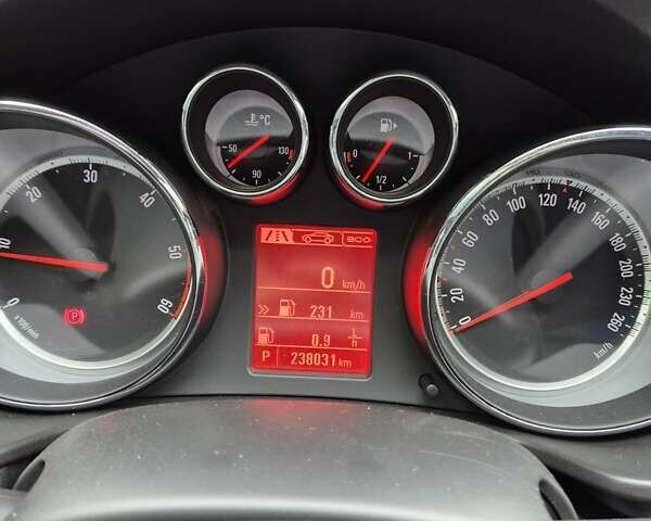 Серый Опель Инсигния, объемом двигателя 1.96 л и пробегом 238 тыс. км за 10700 $, фото 7 на Automoto.ua