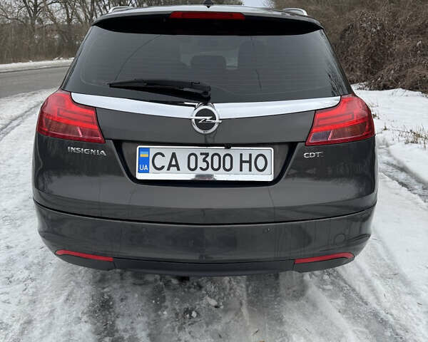 Сірий Опель Інсігнія, об'ємом двигуна 2 л та пробігом 190 тис. км за 9200 $, фото 3 на Automoto.ua