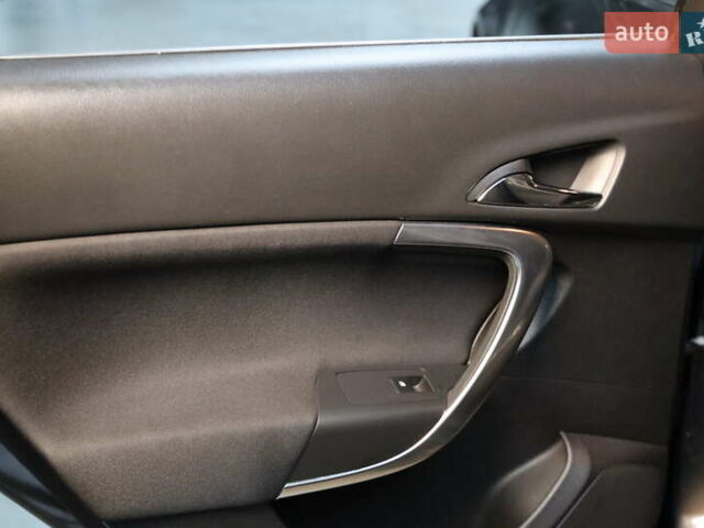 Сірий Опель Інсігнія, об'ємом двигуна 2 л та пробігом 225 тис. км за 10800 $, фото 24 на Automoto.ua