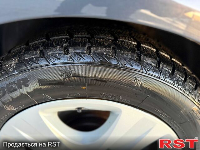 Сірий Опель Інсігнія, об'ємом двигуна 2 л та пробігом 151 тис. км за 7500 $, фото 7 на Automoto.ua