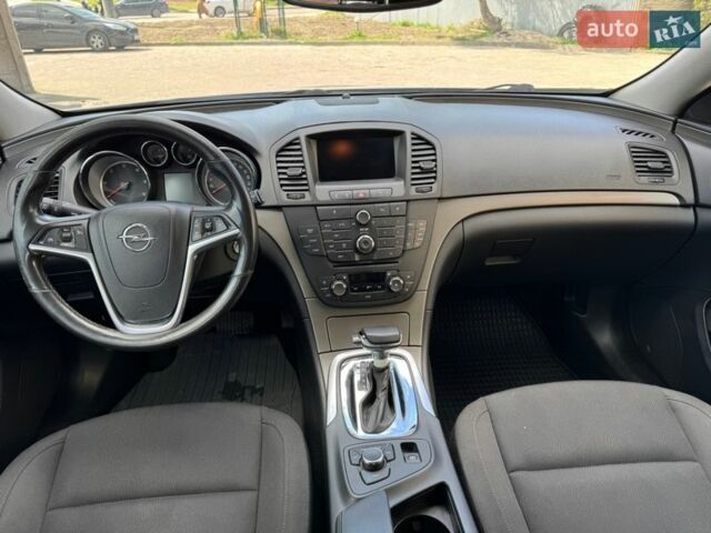 Сірий Опель Інсігнія, об'ємом двигуна 1.96 л та пробігом 240 тис. км за 7300 $, фото 16 на Automoto.ua