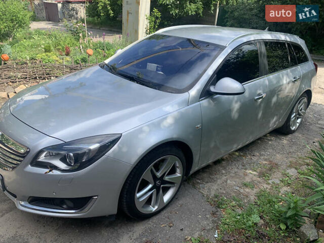 Серый Опель Инсигния, объемом двигателя 2 л и пробегом 180 тыс. км за 13000 $, фото 1 на Automoto.ua