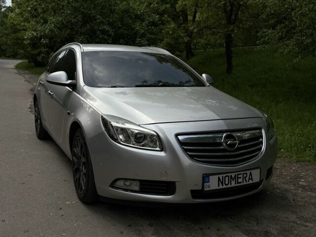 Серый Опель Инсигния, объемом двигателя 2 л и пробегом 234 тыс. км за 9500 $, фото 2 на Automoto.ua